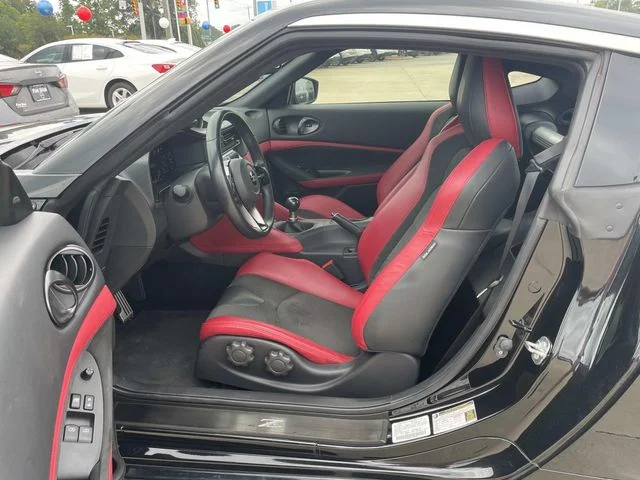 Used 2025 Black Nissan Performance image 9