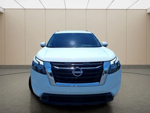 Used 2024 White Nissan SV image 4