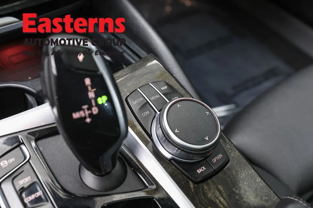 Used 2022 White BMW 530i xDrive image 22