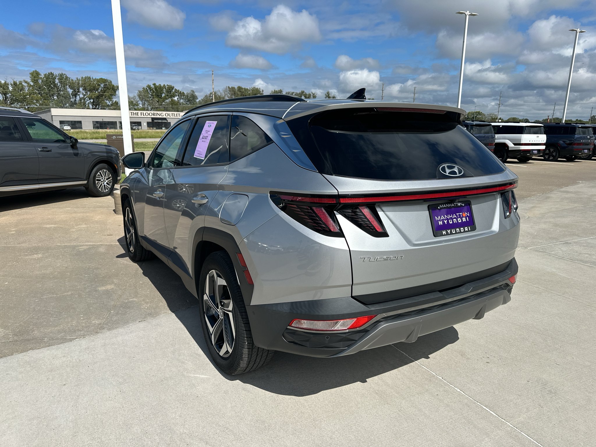 Used 2022 Shimmering Silver Hyundai Limited image 11