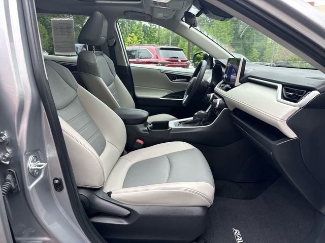 Used 2023 Silver Toyota XLE Premium image 27