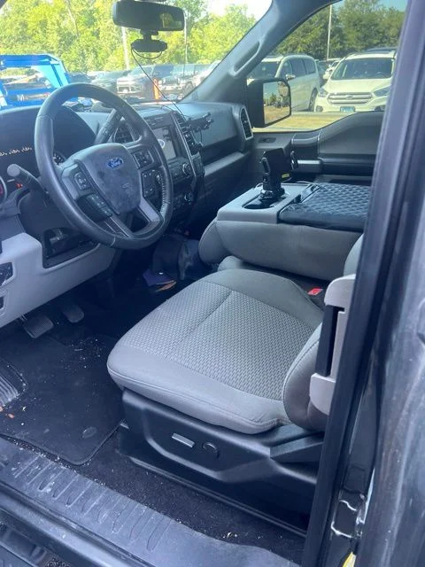 Used 2019 Gray Ford XLT image 3