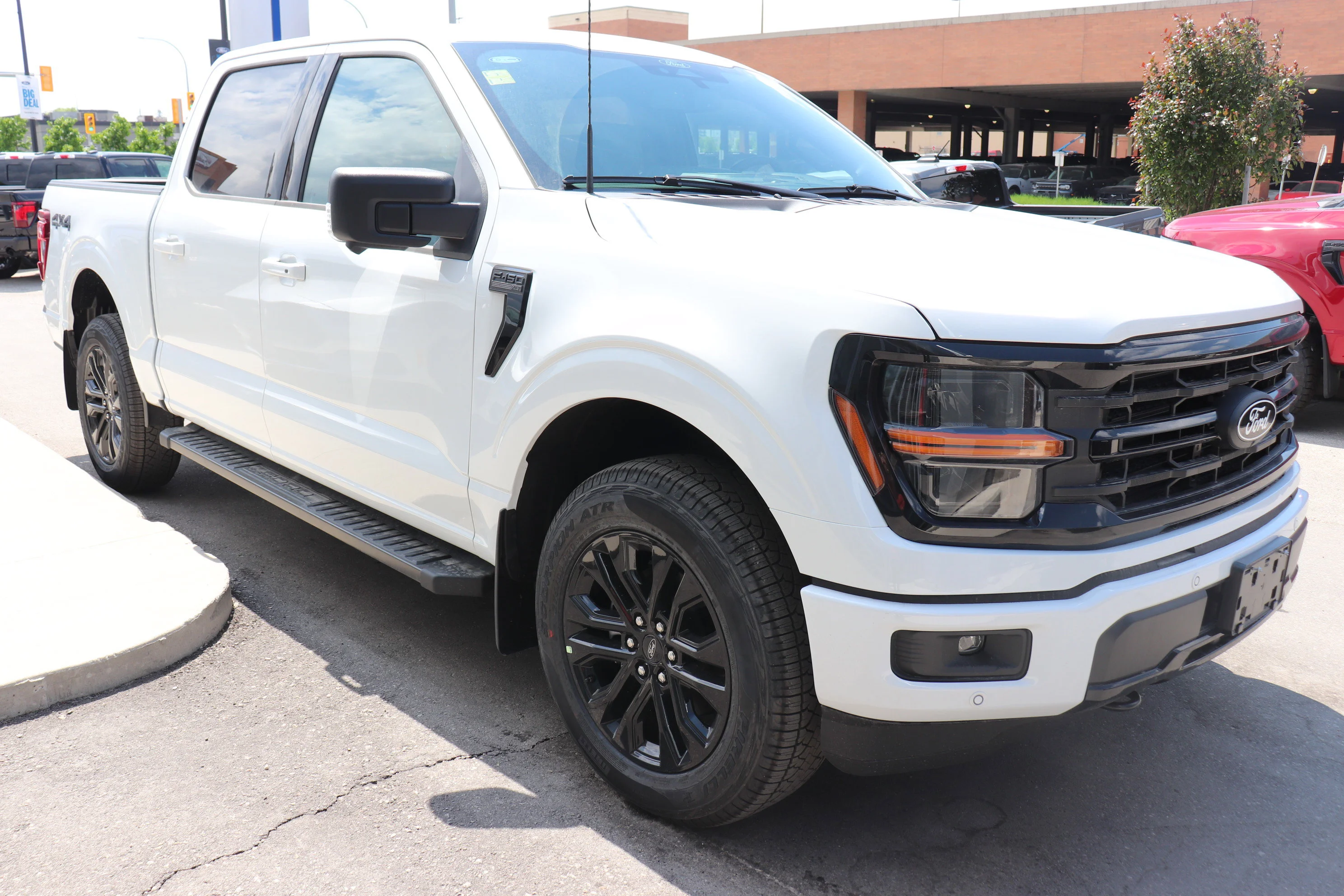 New 2026 OXFORD WHITE Ford XLT image 4