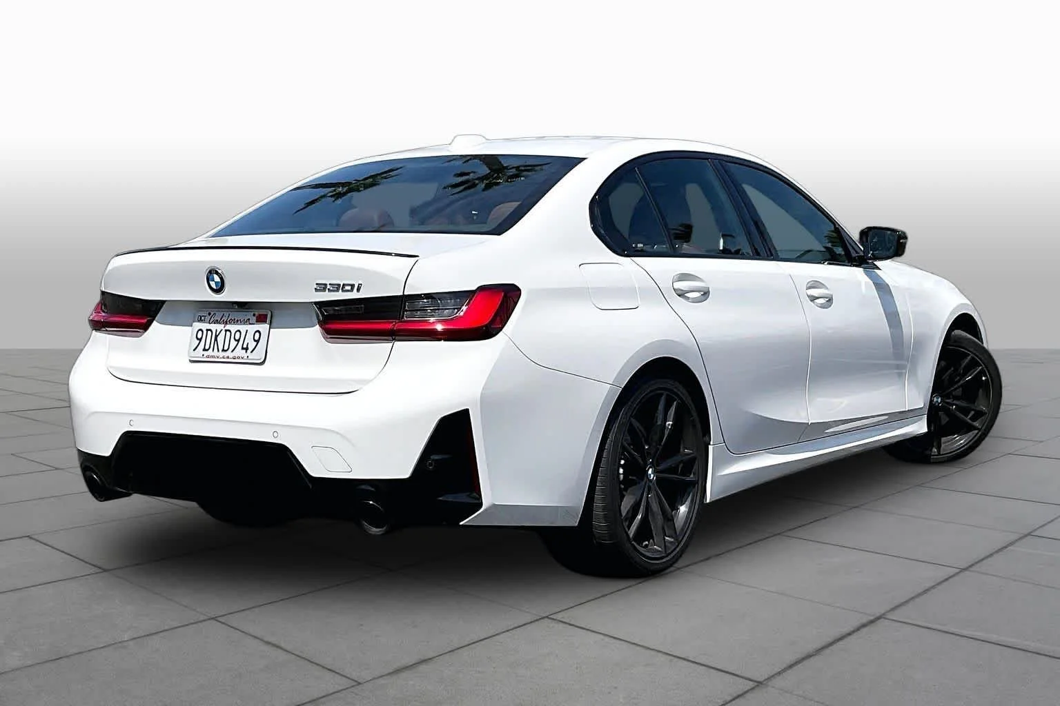 Used 2023 Alpine White BMW 330i image 12