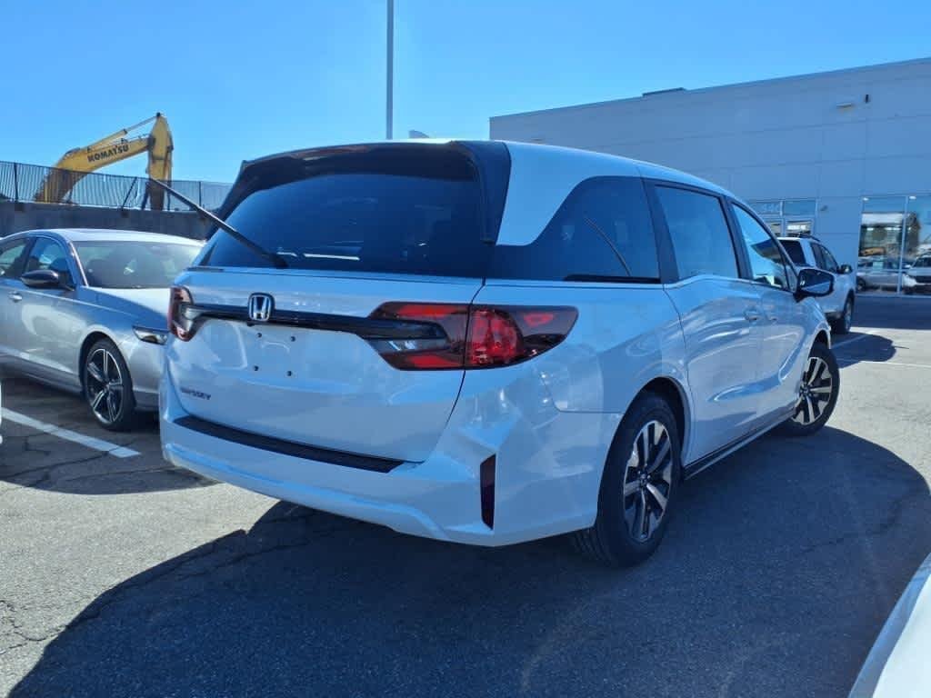 New 2026 Platinum White Pearl Honda EX-L image 3
