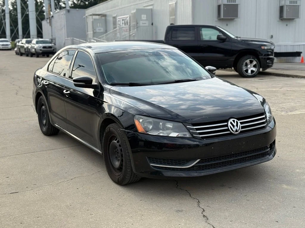 Used 2015 Black Volkswagen 1.8T S image 4
