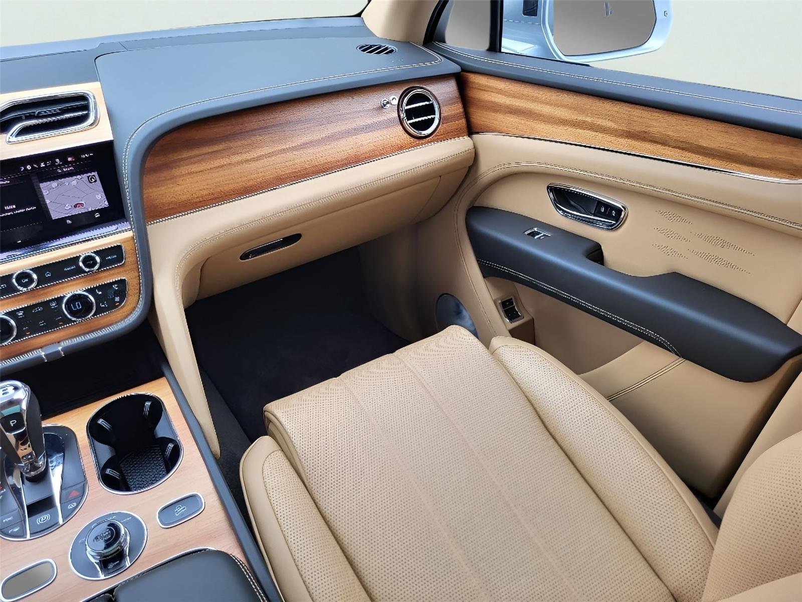 Used 2023 Moonbeam Bentley V8 image 31