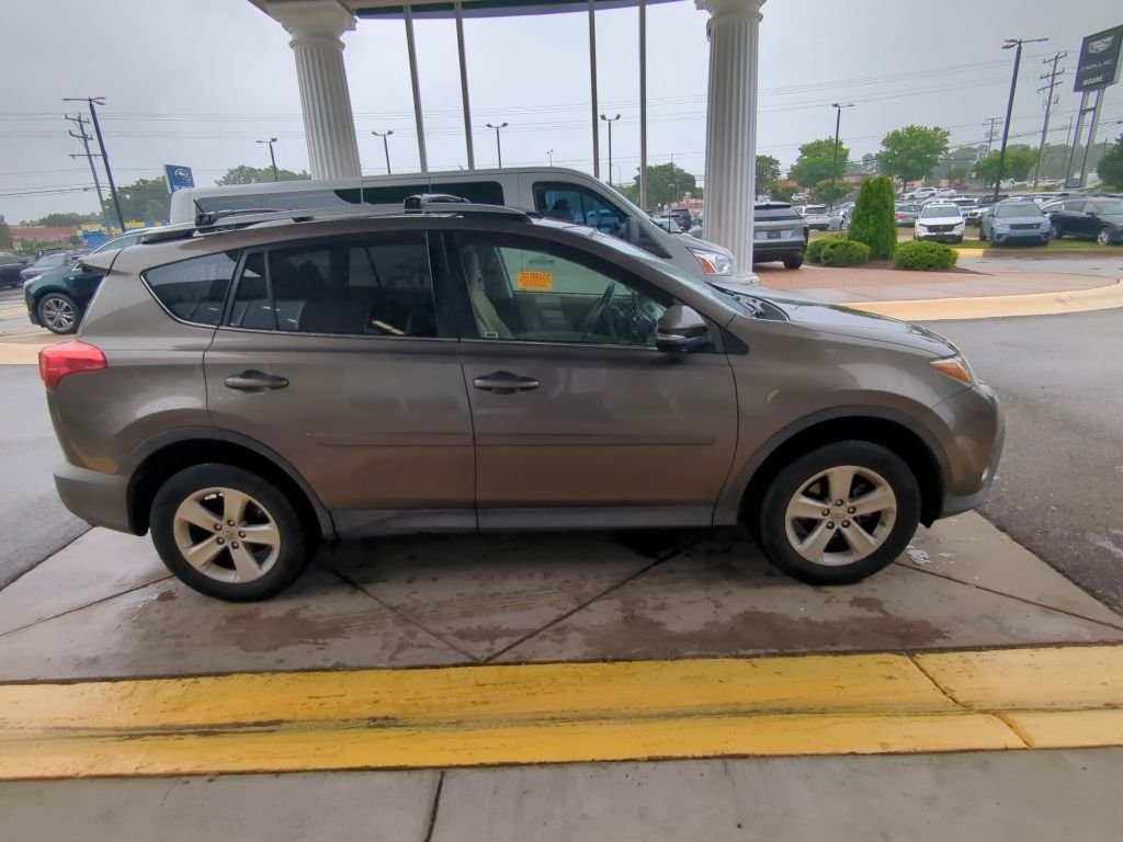 Used 2013 Brown Toyota XLE image 2