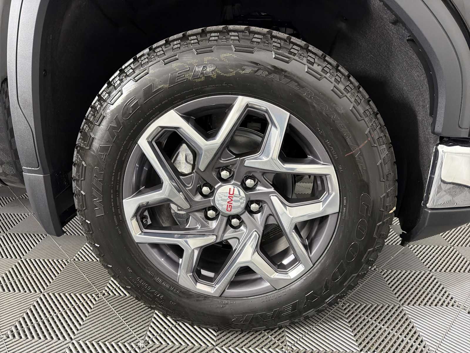 2026 GMC Sierra 1500 SLT - Photo 10