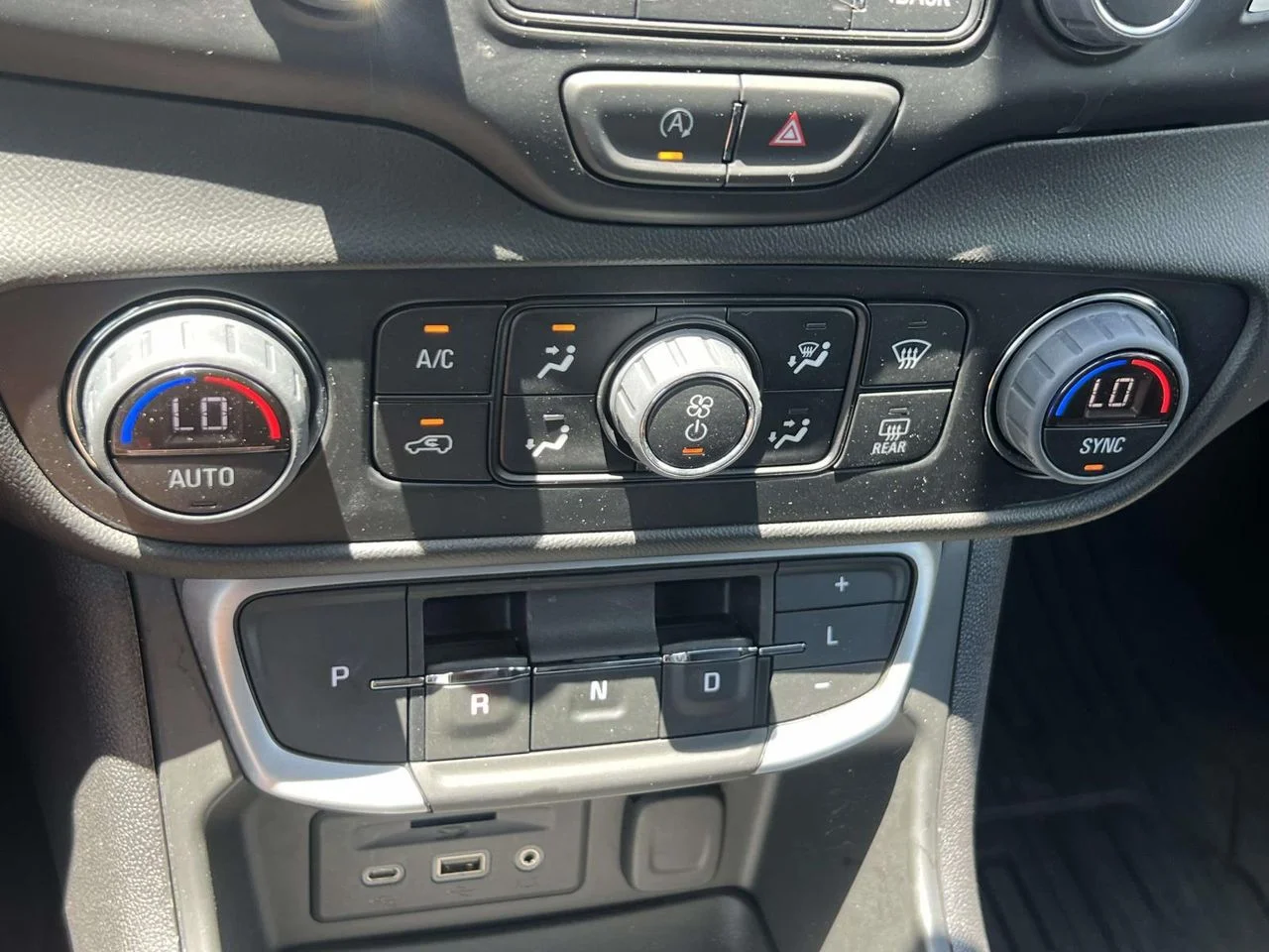2022 GMC Terrain SLT - Photo 37