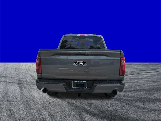 New 2026 Carbonized Gray Metallic Ford XLT image 5