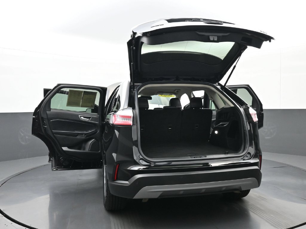 Used 2023 Black Ford SEL image 48