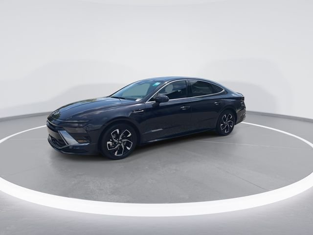 Certified Used 2025 Blue Hyundai SEL image 4