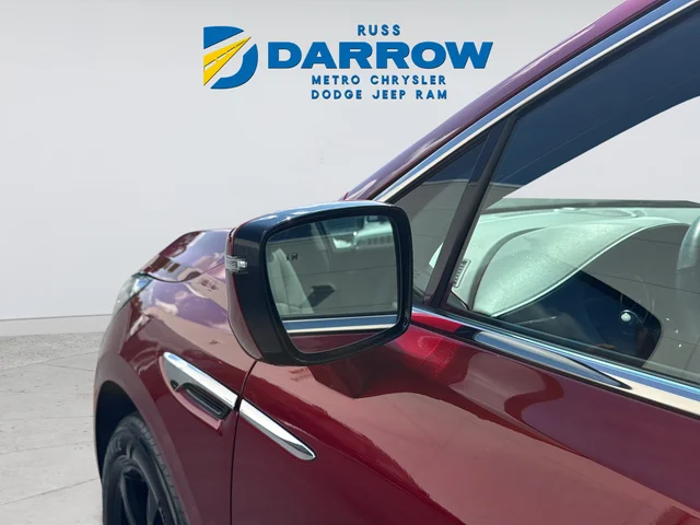 Used 2023 Red Buick Essence image 38