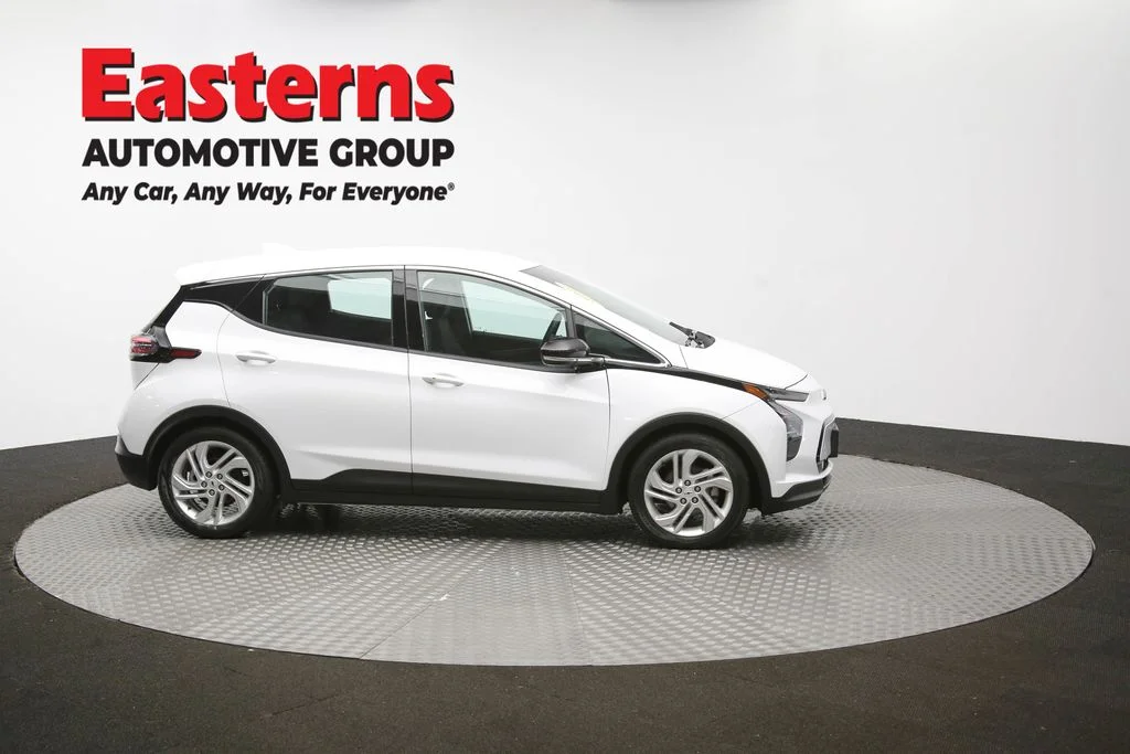 Used 2023 White Chevrolet 1LT image 45