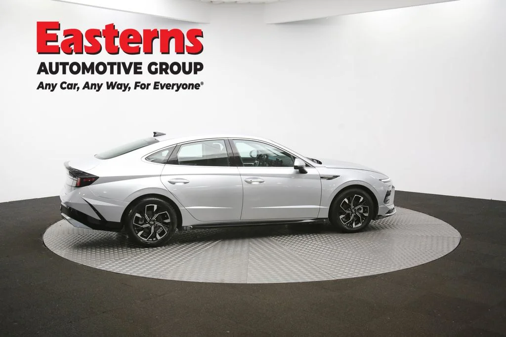 Used 2024 Silver Hyundai SEL image 39