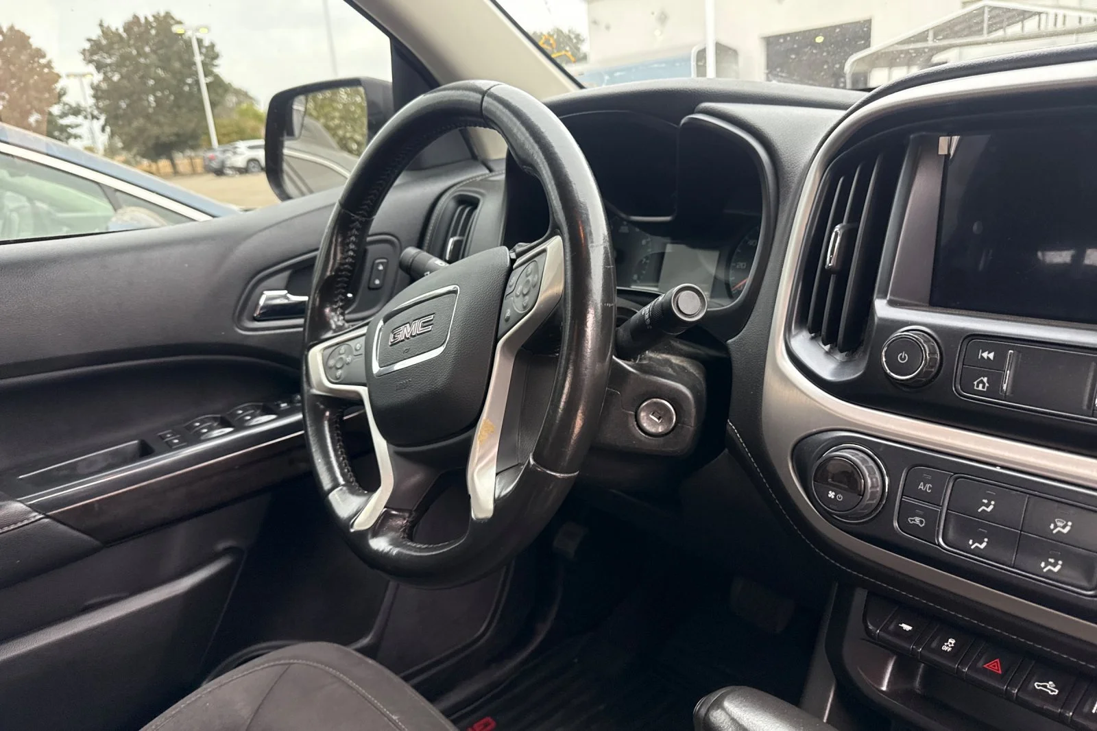 Used 2021 Red GMC Elevation image 20