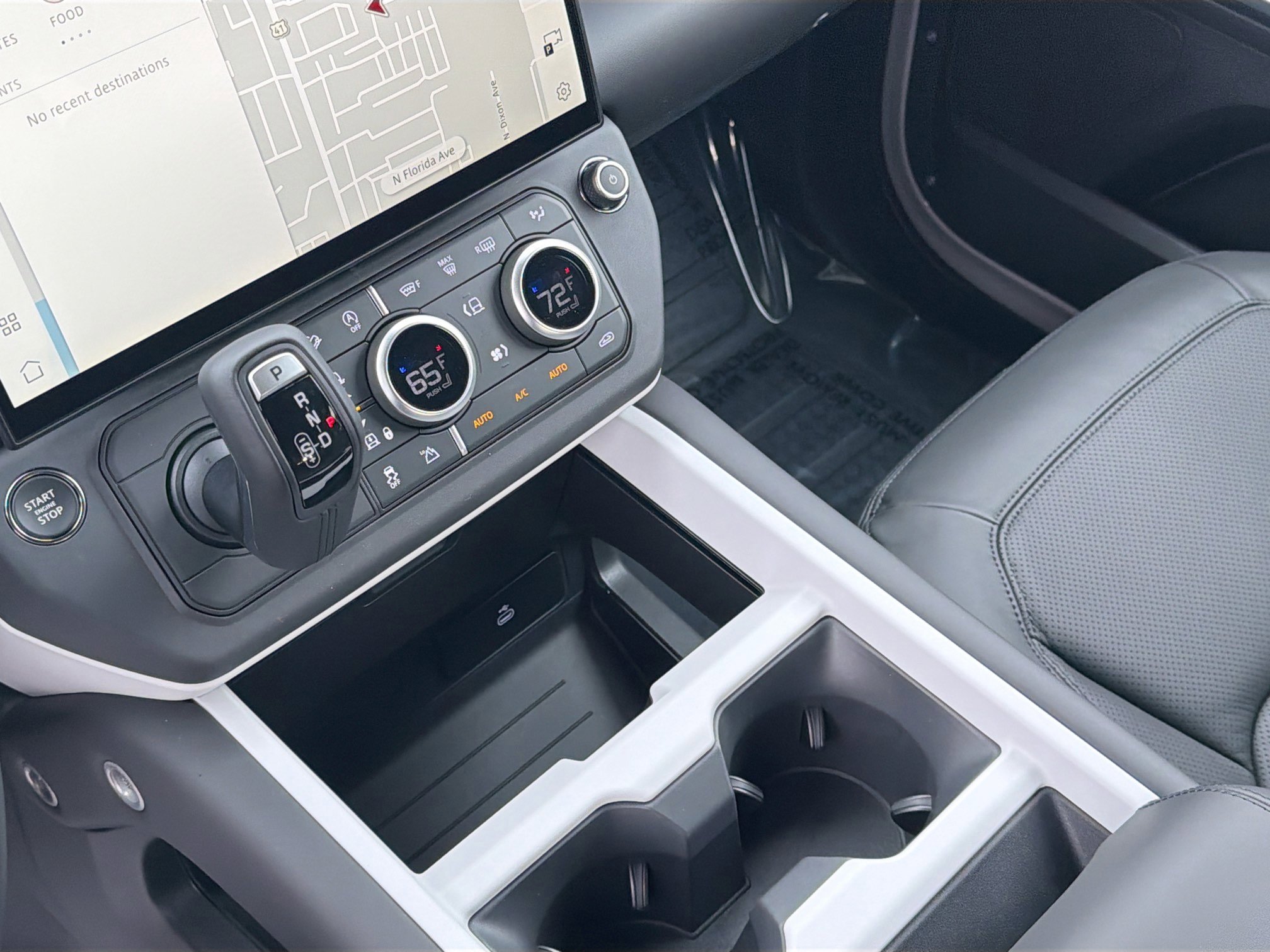 2026 Land Rover Defender X-Dynamic SE - Photo 28