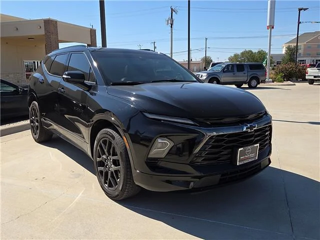Used 2023 Black Chevrolet RS Front-Wheel Drive image 6
