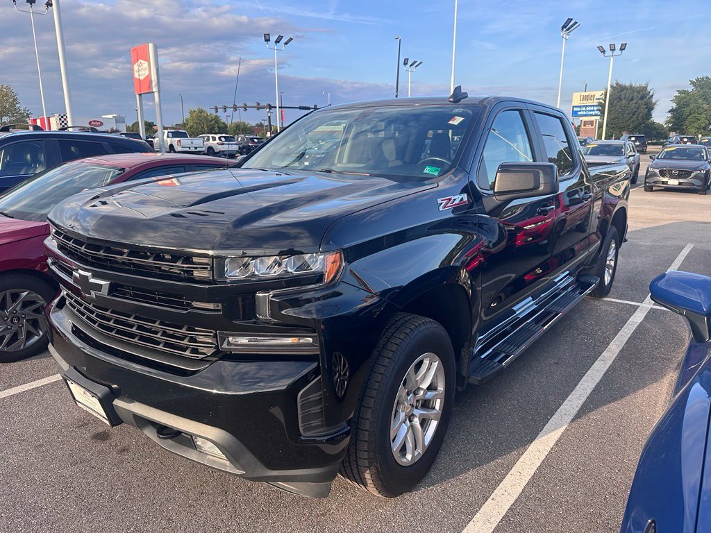 Used 2021 BLACK Chevrolet RST image 2