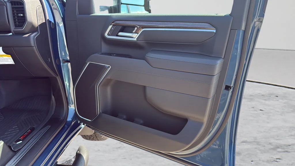 New 2026 Lakeshore Blue Metallic Chevrolet LT image 39