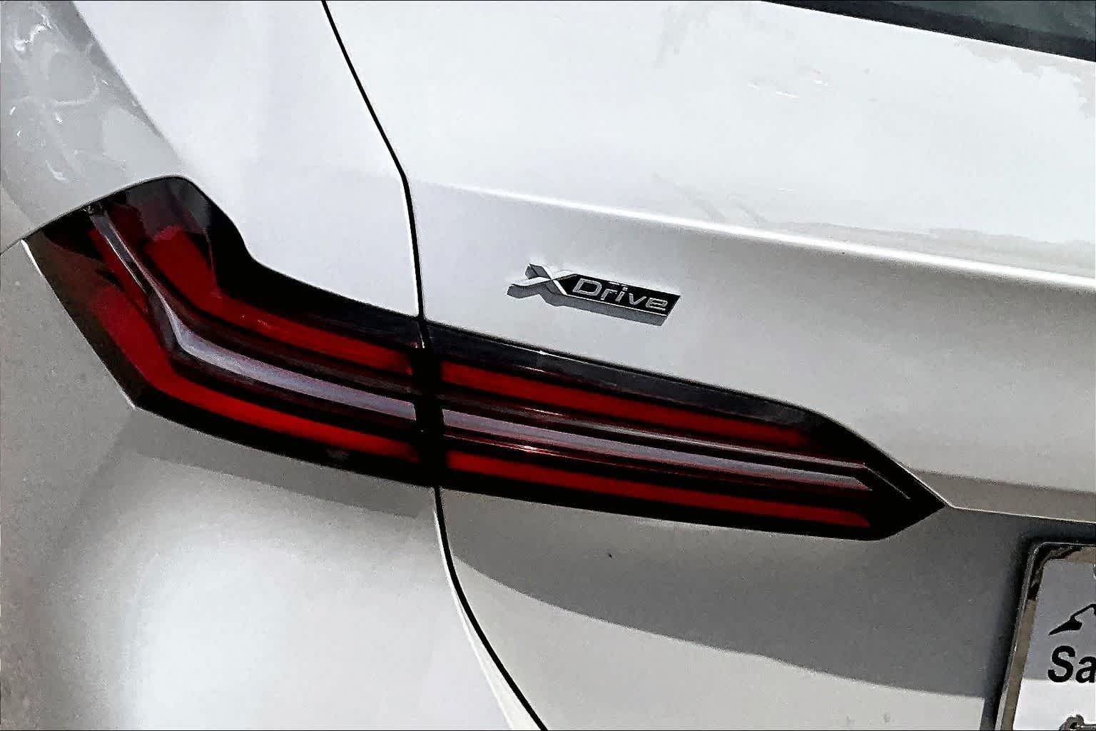 New 2026 Mineral White Metallic BMW 530i xDrive image 14