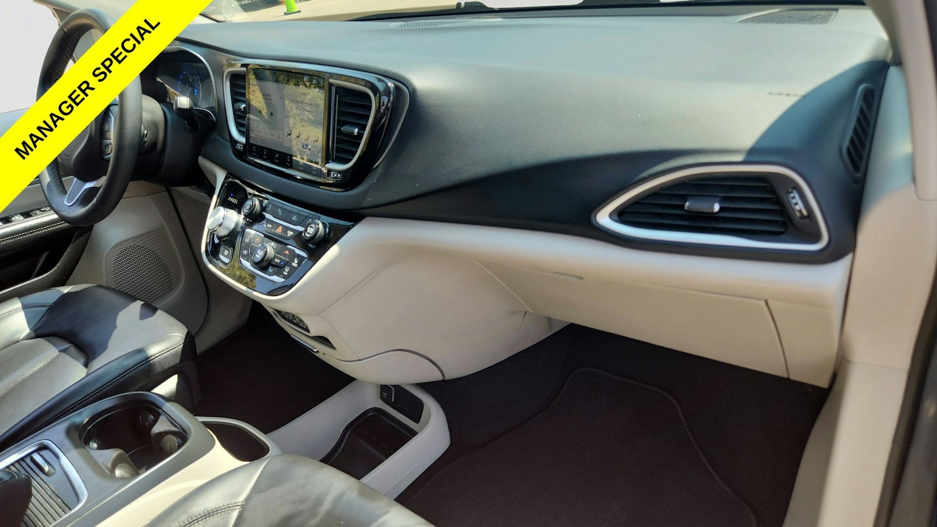 Used 2023 Gray Chrysler Touring L image 22