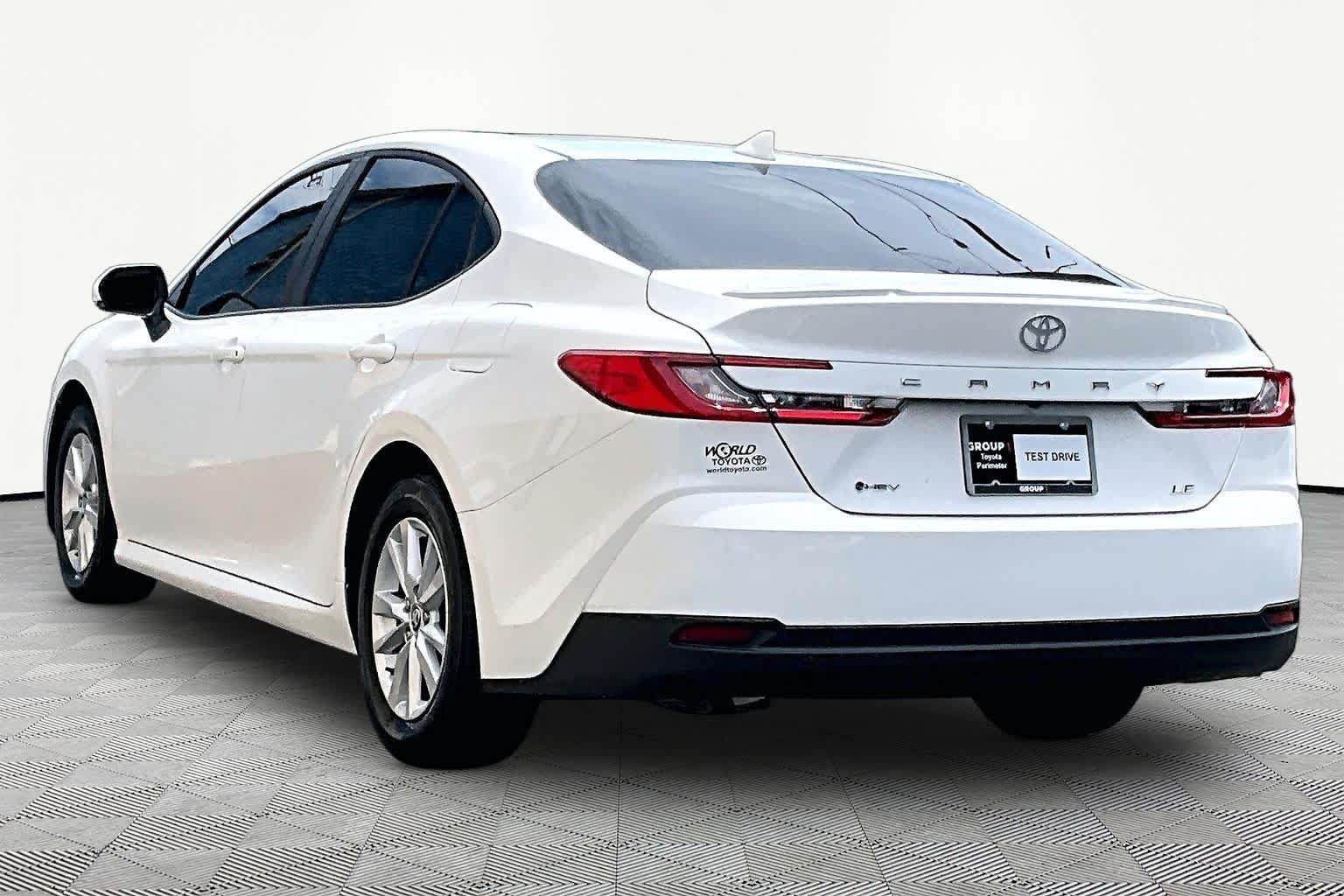 Used 2025 Ice Cap Toyota LE image 12
