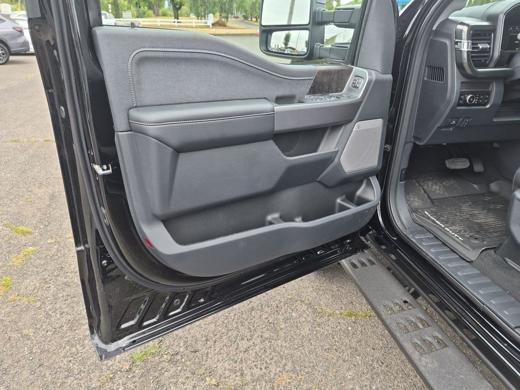 New 2026 Agate Black Metallic Ford F-250® Lariat® image 44