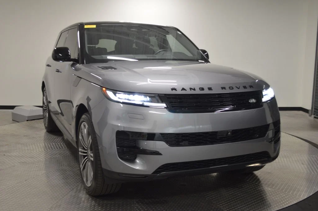 Used 2025 Gray Land Rover SE image 7
