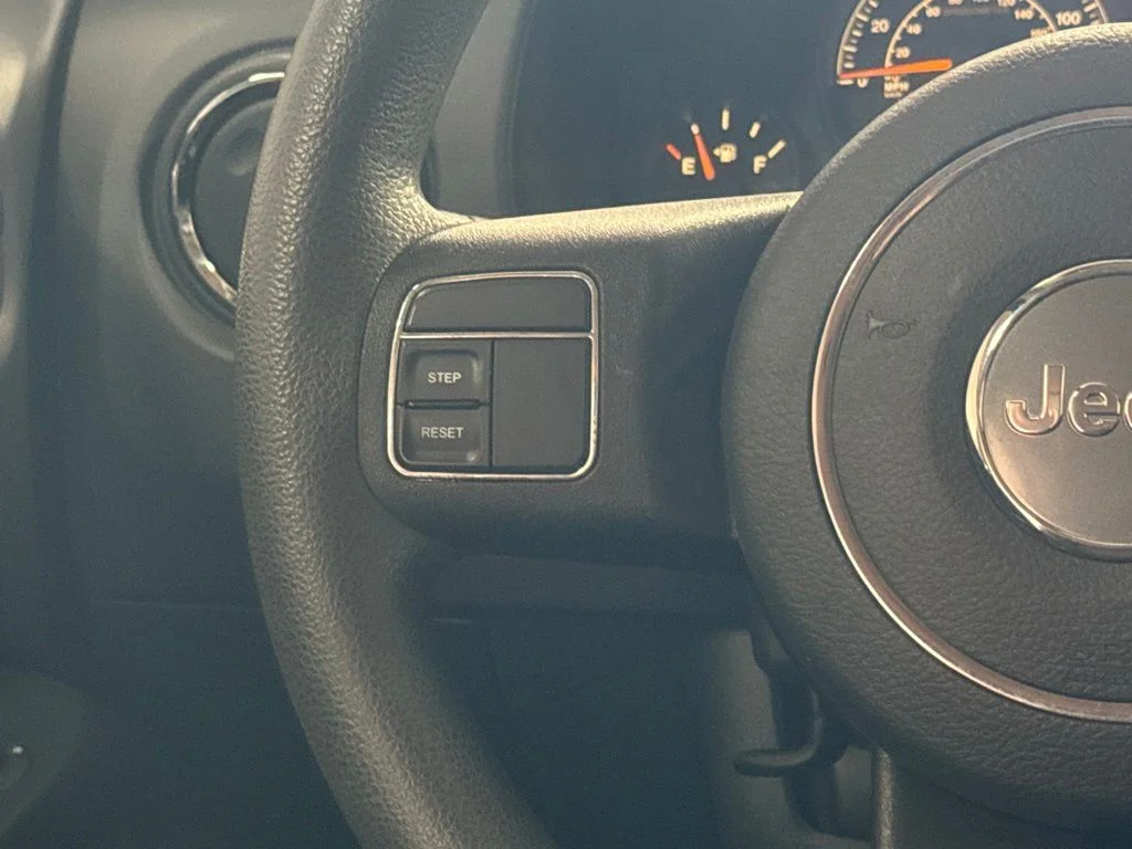 Used 2015 Bright White Clearcoat Jeep Sport image 16