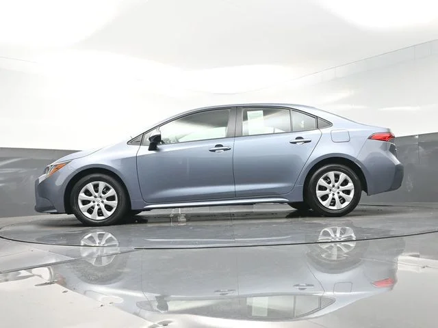 2025 Toyota Corolla LE - Photo 35