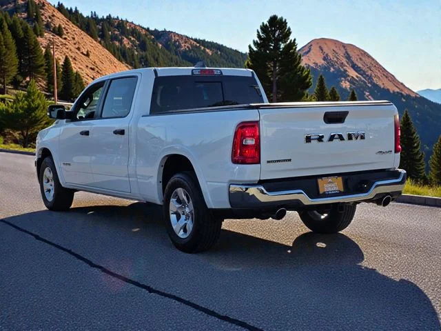 Used 2025 White Ram Big Horn/Lone Star image 5