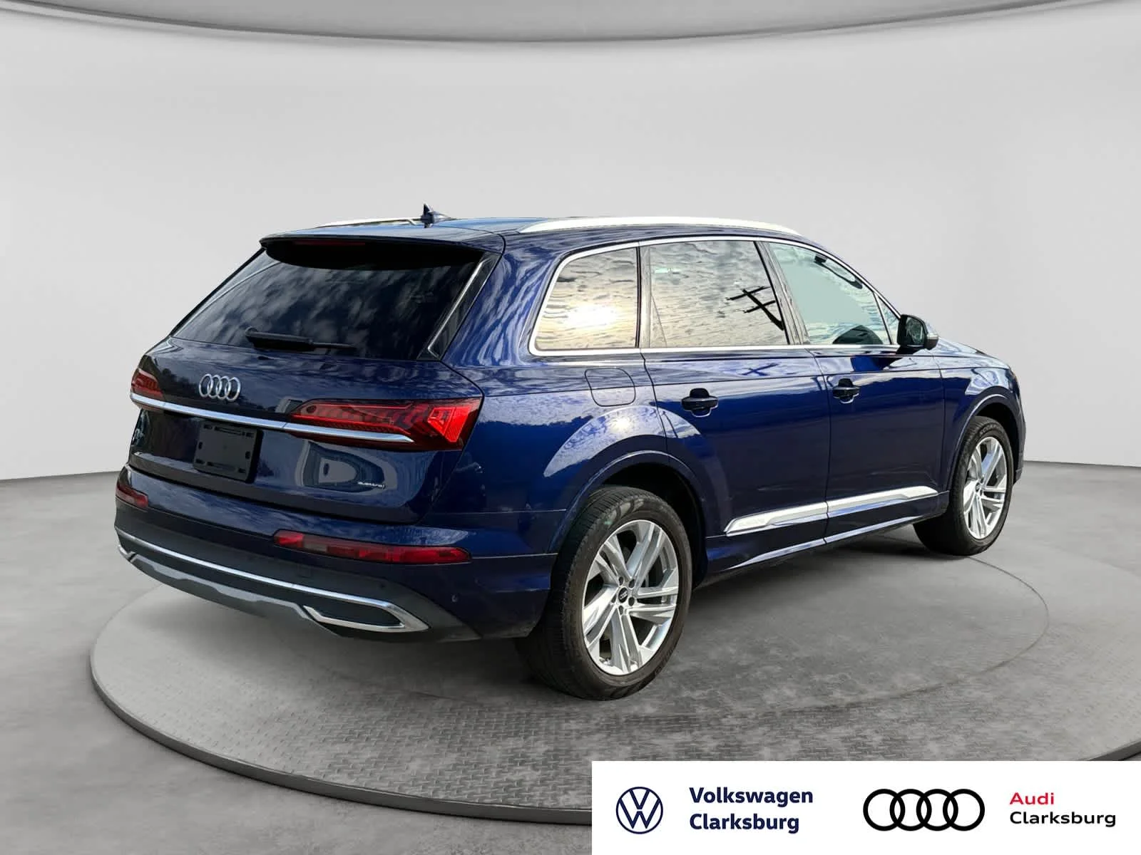 Used 2022 Navarra Blue Metallic Audi Premium Plus image 5