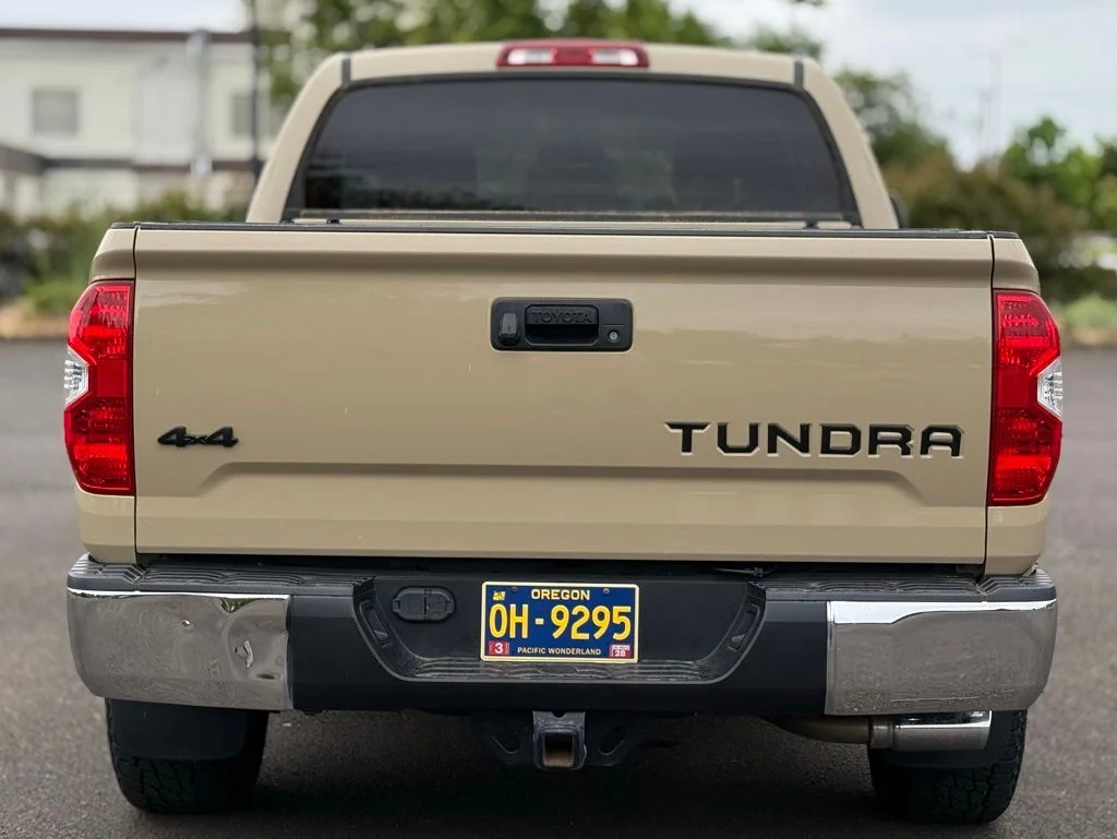 Used 2017  Toyota SR5 image 4