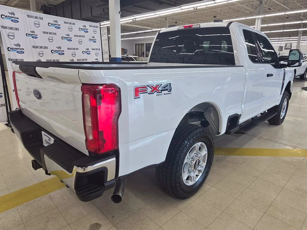 New 2026 Oxford White Ford F-250® XLT image 8