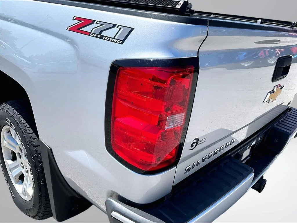 Used 2019 Silver Chevrolet LT image 30