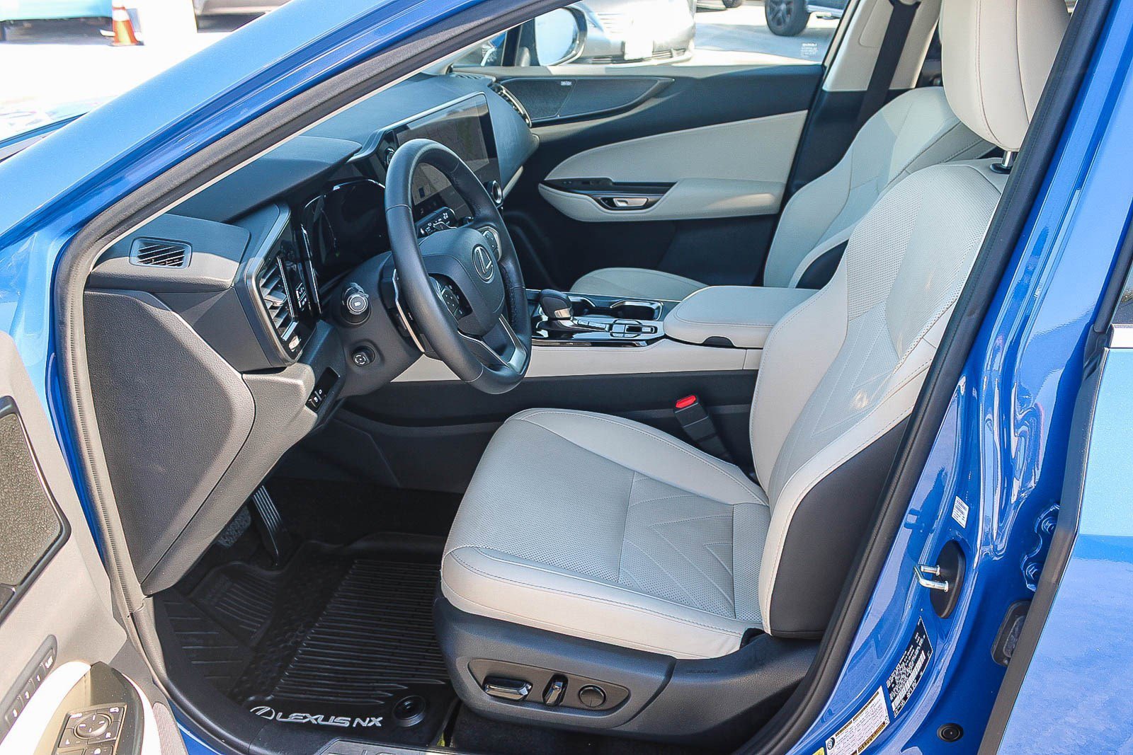 Used 2025 Grecian Water Lexus NX 350h Luxury image 18