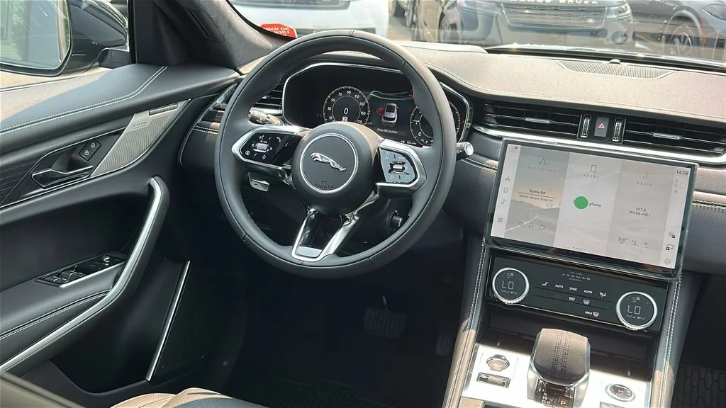 2026 Jaguar F-Pace R-Dynamic S - Photo 25