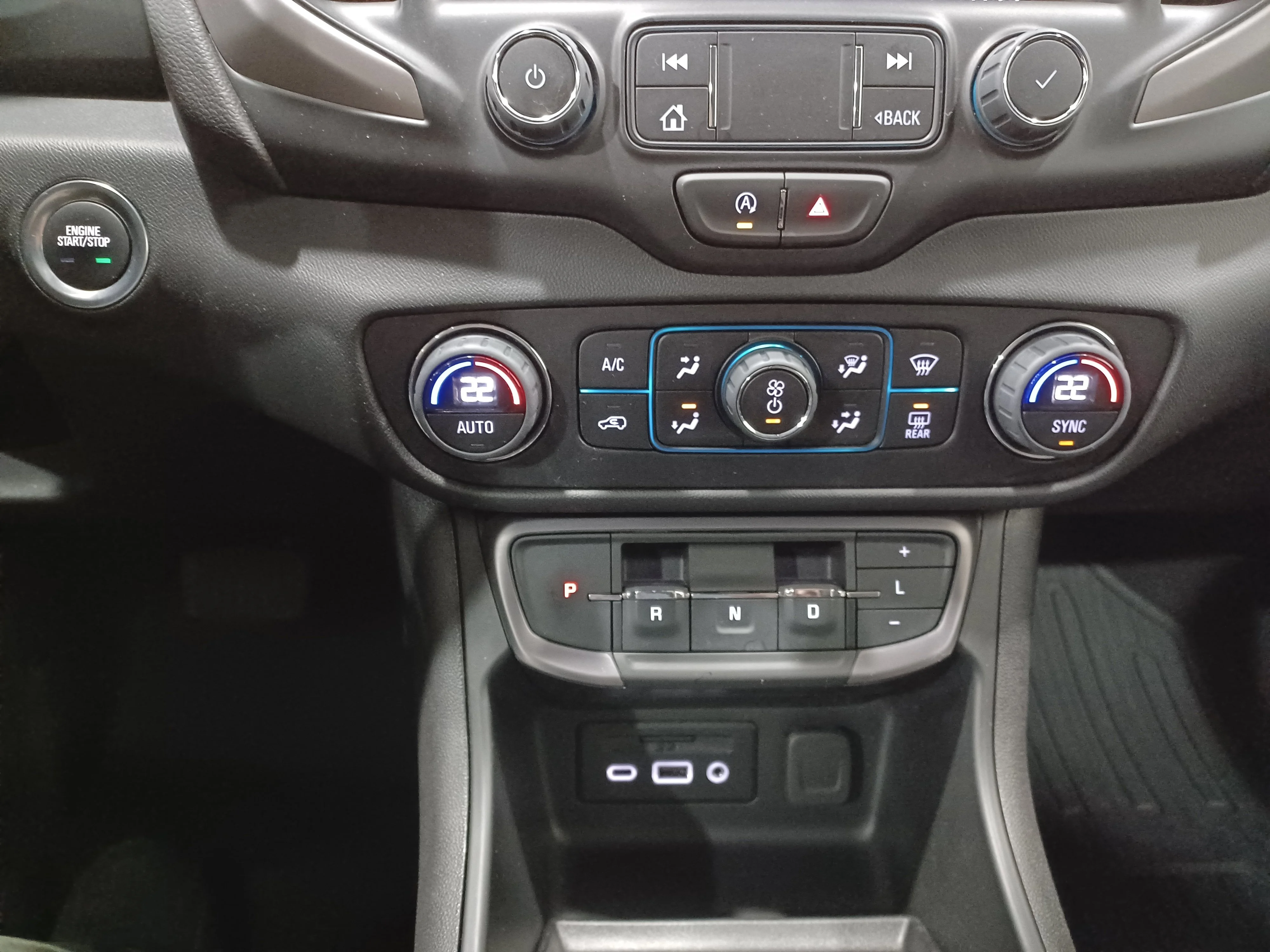 Certified Used 2023 White GMC AT4 AWD *Adaptive Cruise | Remote Start | Htd Leather | Htd Wheel | Apple CarPlay | Park Assist image 17