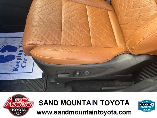 Used 2025 Black Kia SX X-Line image 15