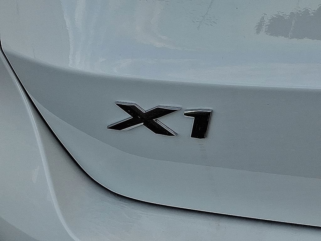 Used 2026 Alpine White BMW xDrive28i image 5