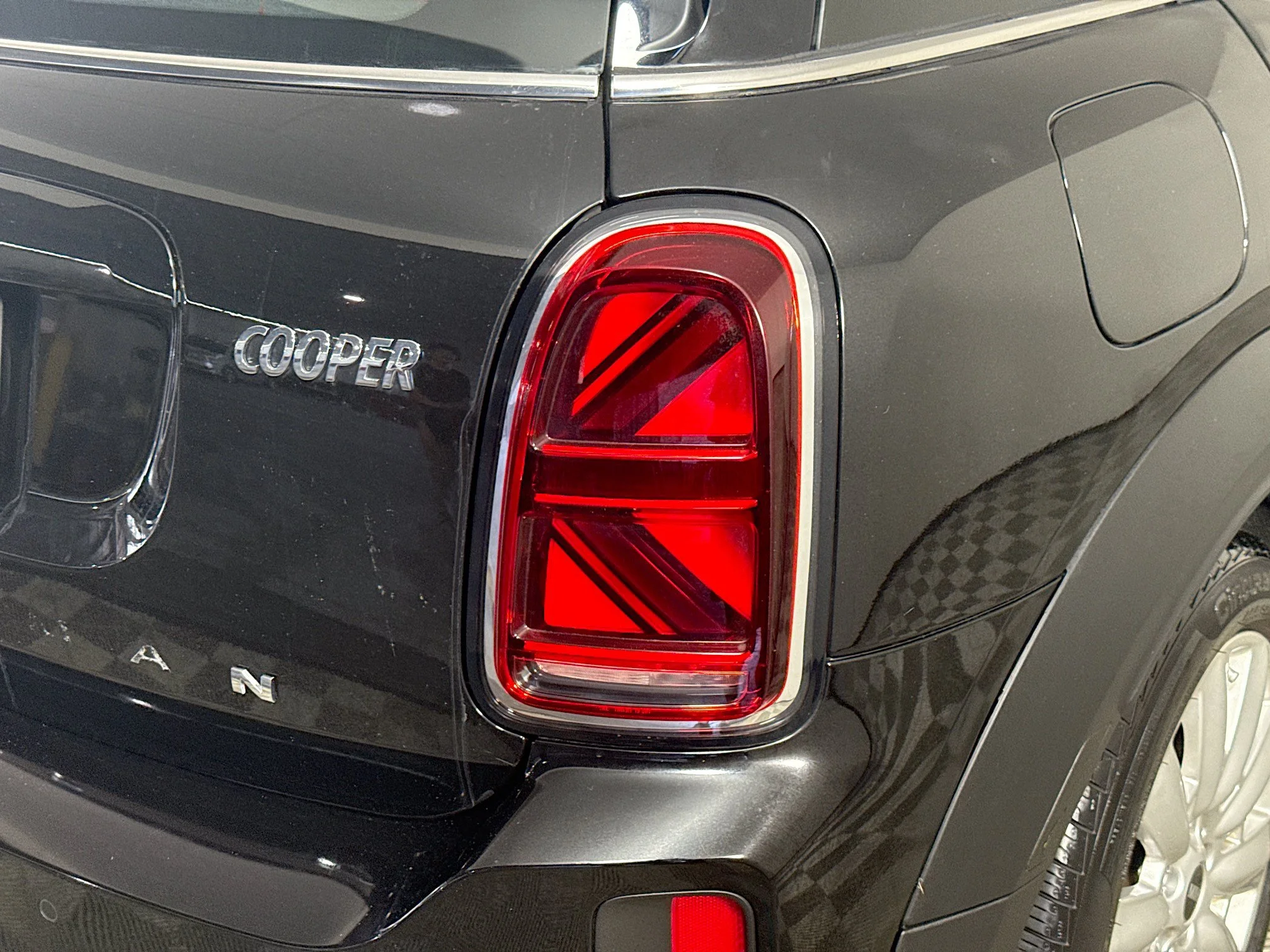 Used 2022 Midnight Black Metallic MINI Oxford Edition image 30