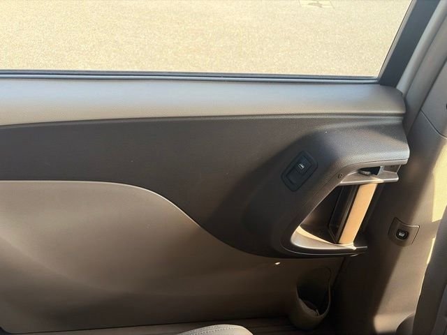Used 2015 White Chrysler Touring image 25