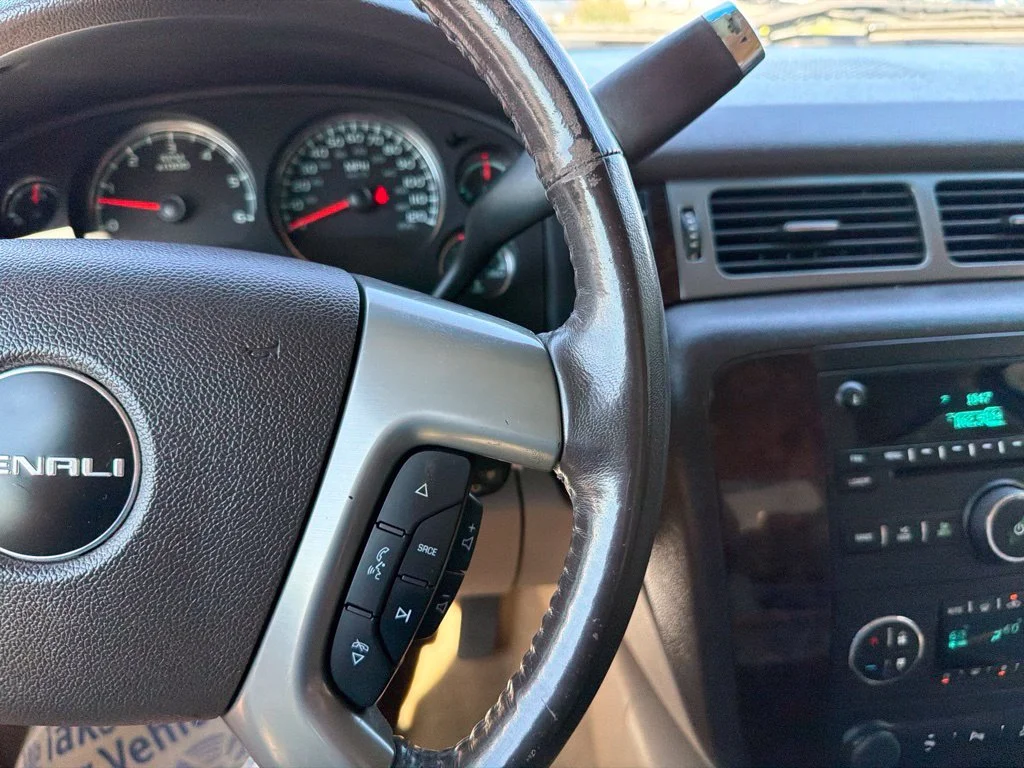 Used 2012 Gray GMC Denali image 19