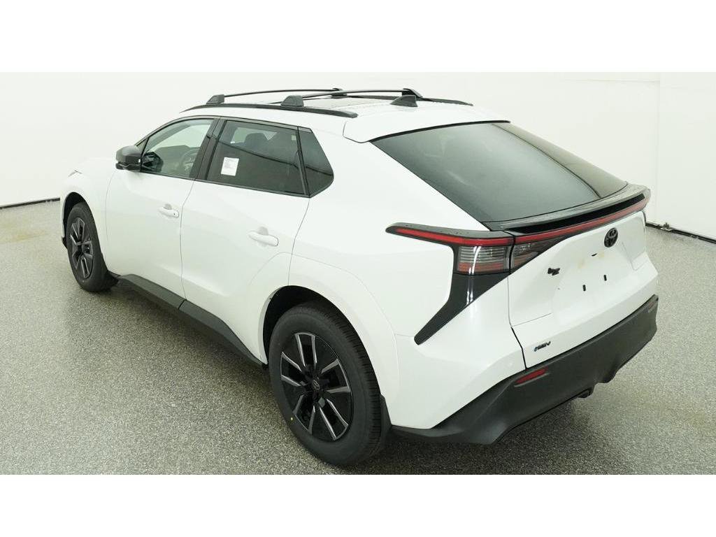New 2026 Wind Chill Pearl Toyota XLE image 5