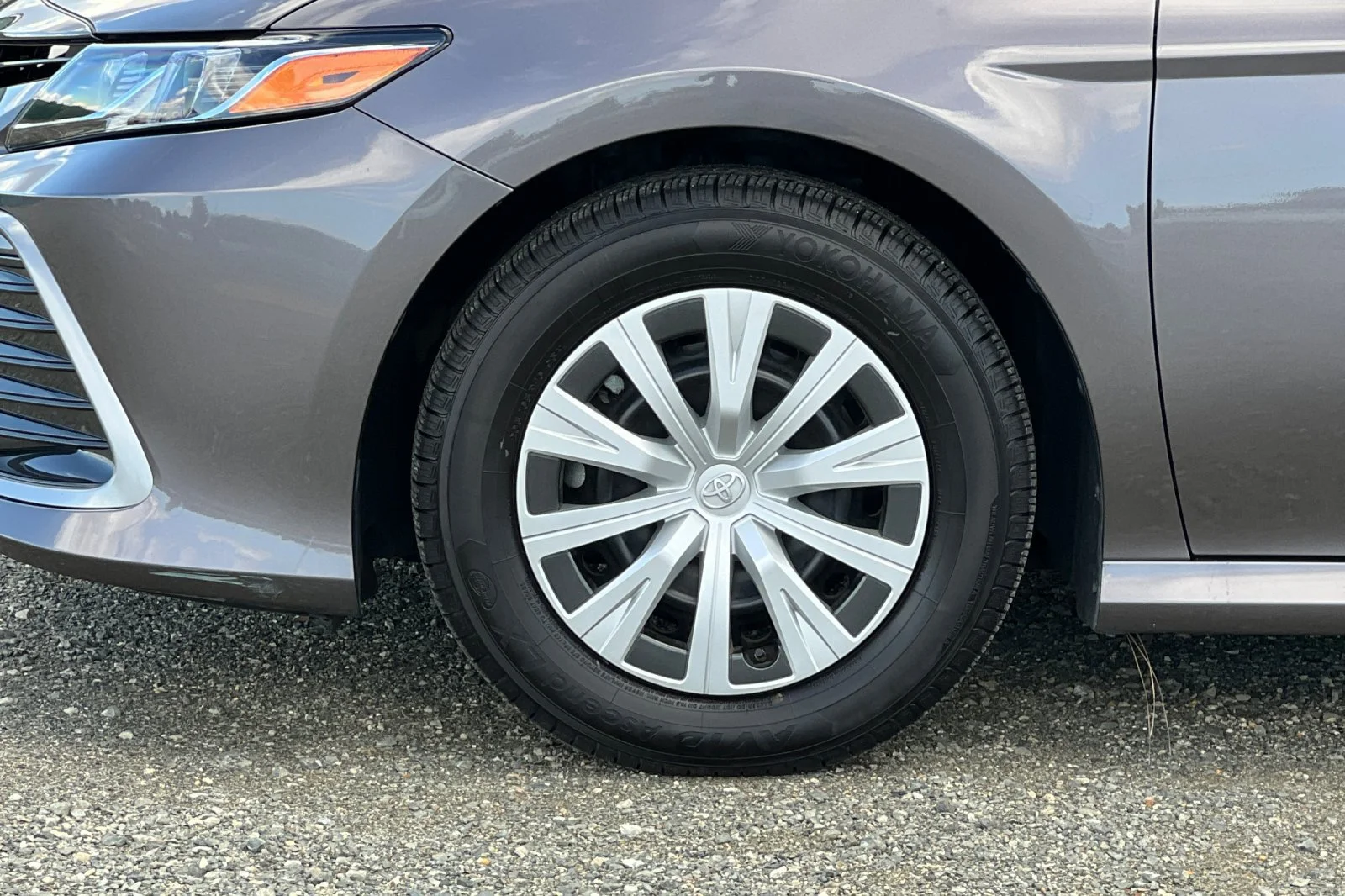 Used 2022 Gray Toyota LE image 11