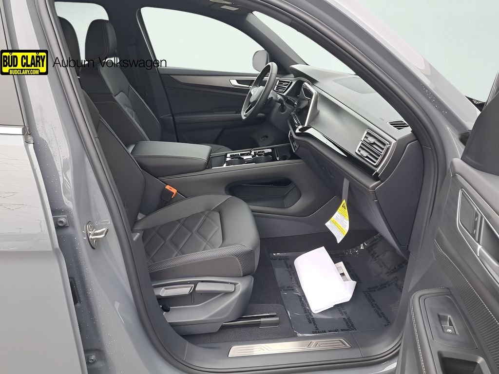 2025 Volkswagen Atlas Cross Sport SE w/Tech - Photo 19