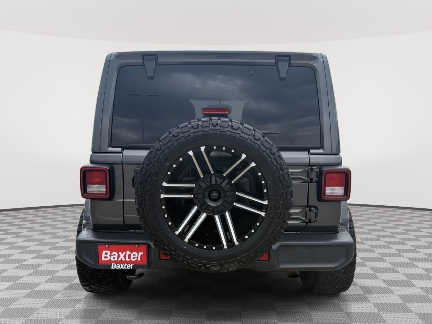 Used 2020 Granite Crystal Metallic Jeep Sahara image 8