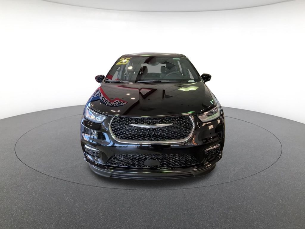 Used 2025 Black Chrysler Mobliity- Braunability - XI image 16